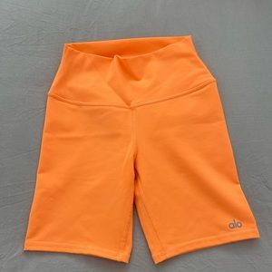 XS Alo Biker Shorts